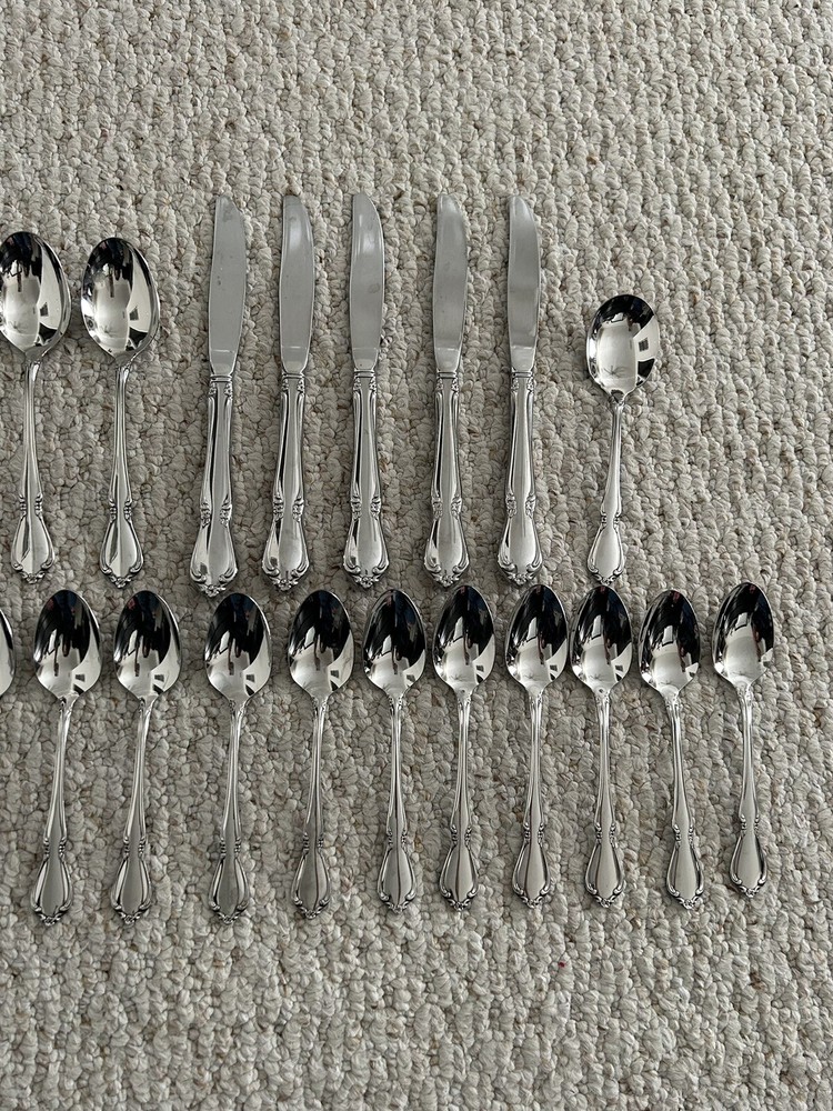 Oneidacraft Deluxe Chateau Stainless Flatware 26 pc Mixed Set