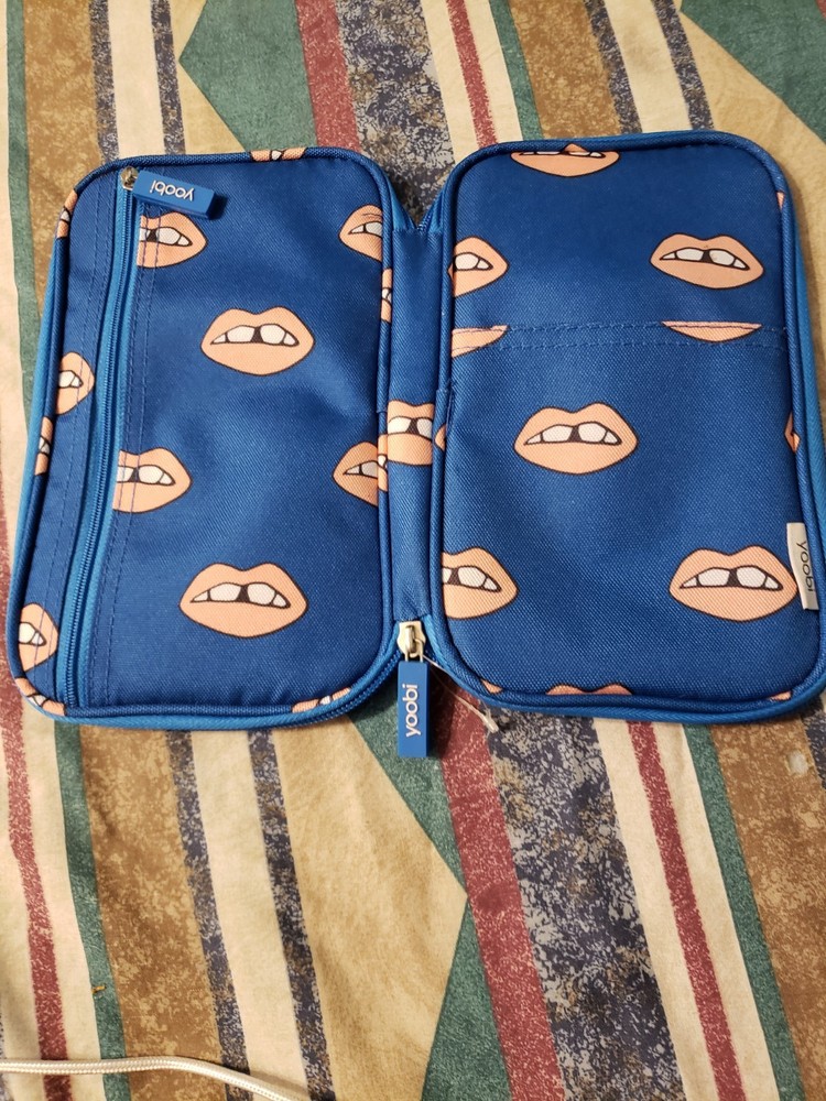 Yoobi Navy Peach Lips Case