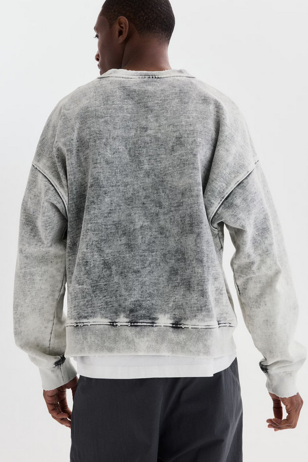 H&M Oversized-Fit Washed Sweatshirt For Men (Grey)