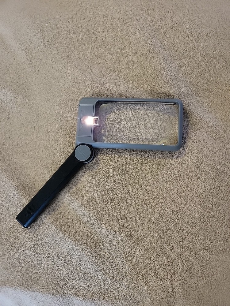 Bausch & Lomb Illuminated Magnifying Glass Rectangular+Batteries NICE Condition