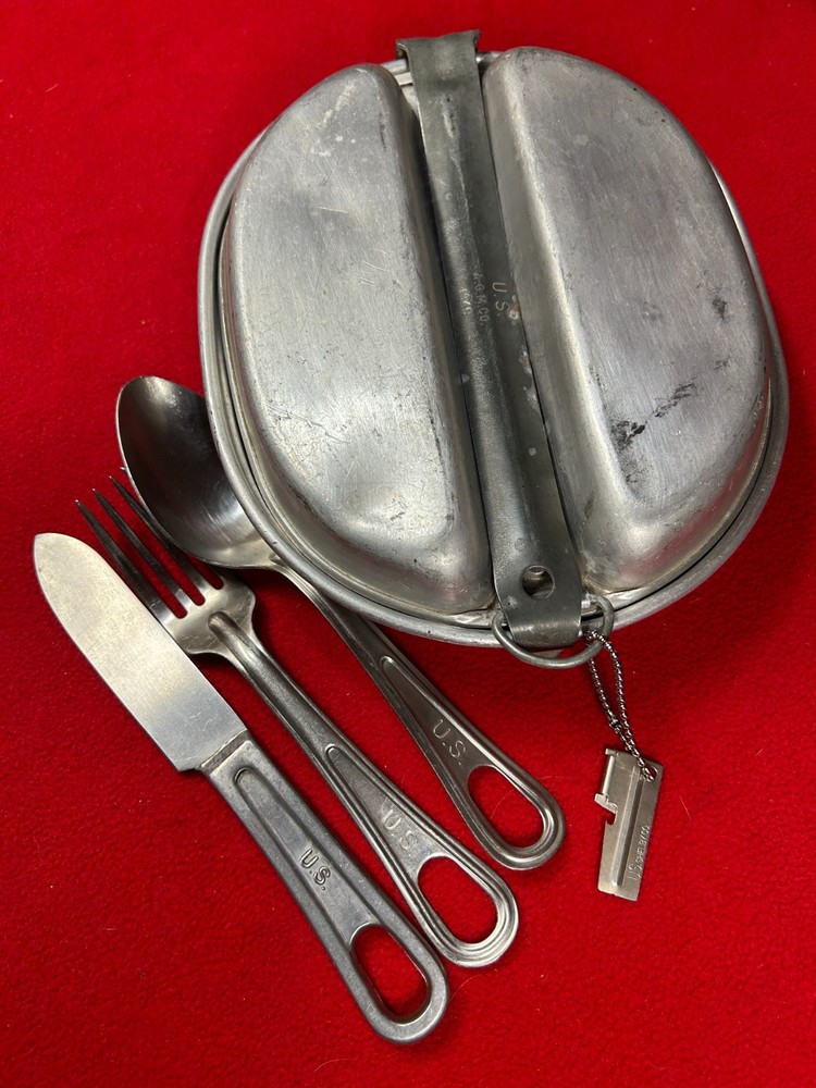 Vintage WWII 1945 US Military Mess Kit w/Original Style Utensils