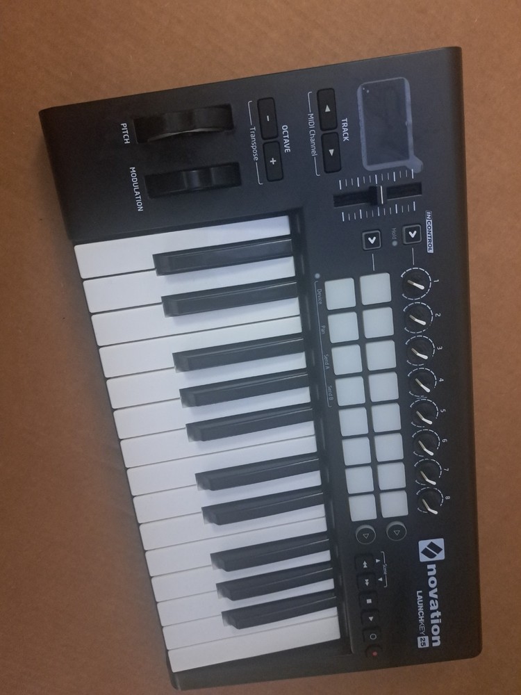 Novation Launchkey 25 MkII USB MIDI controller keyboard