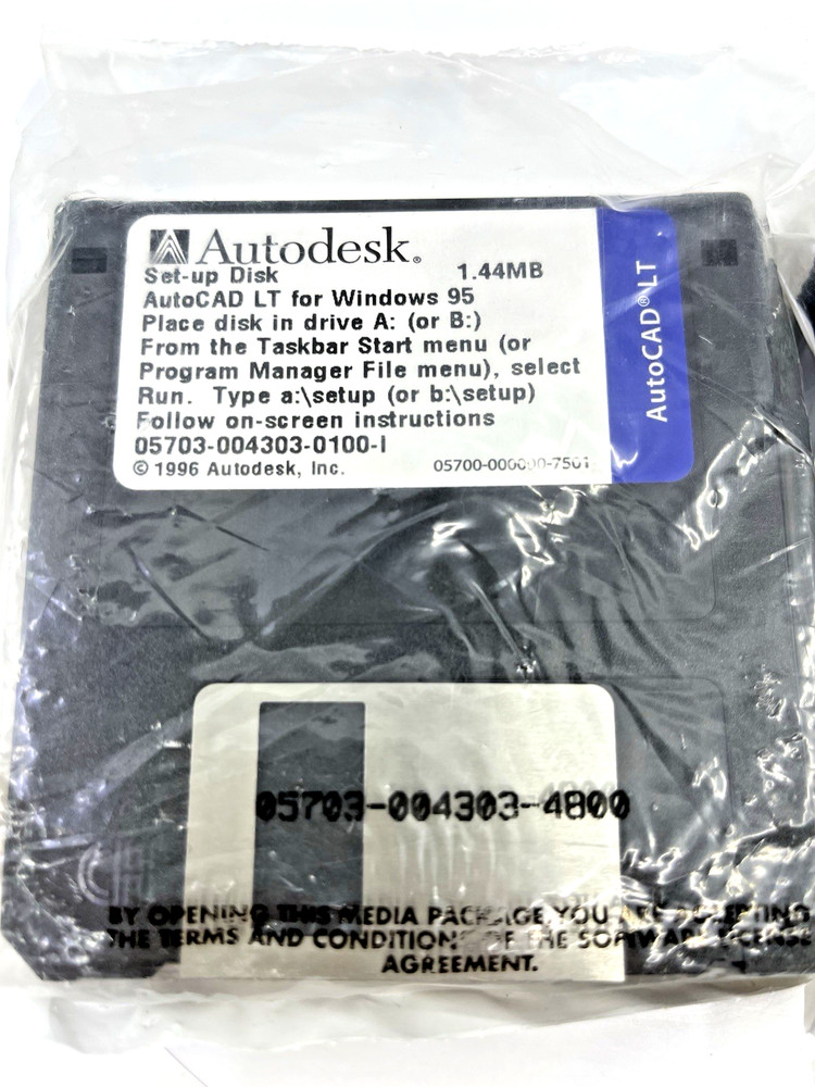 VTG Autodesk AutoCAD LT For Windows 95 Program & Set Up 1.44MB