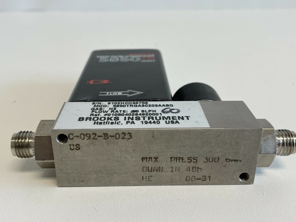 U2: Brooks 5850TR Mass Flow Controller 5850 TR Series