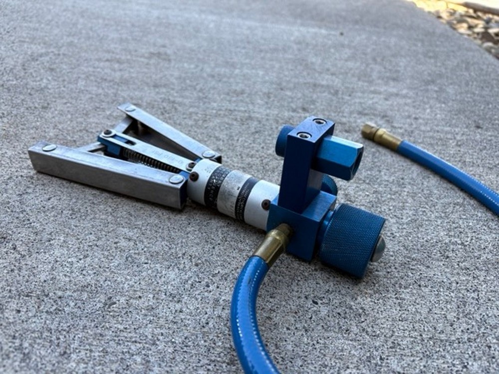 3D Instruments #8103-100 Range 0-150 PSI Hand Held Test Pump