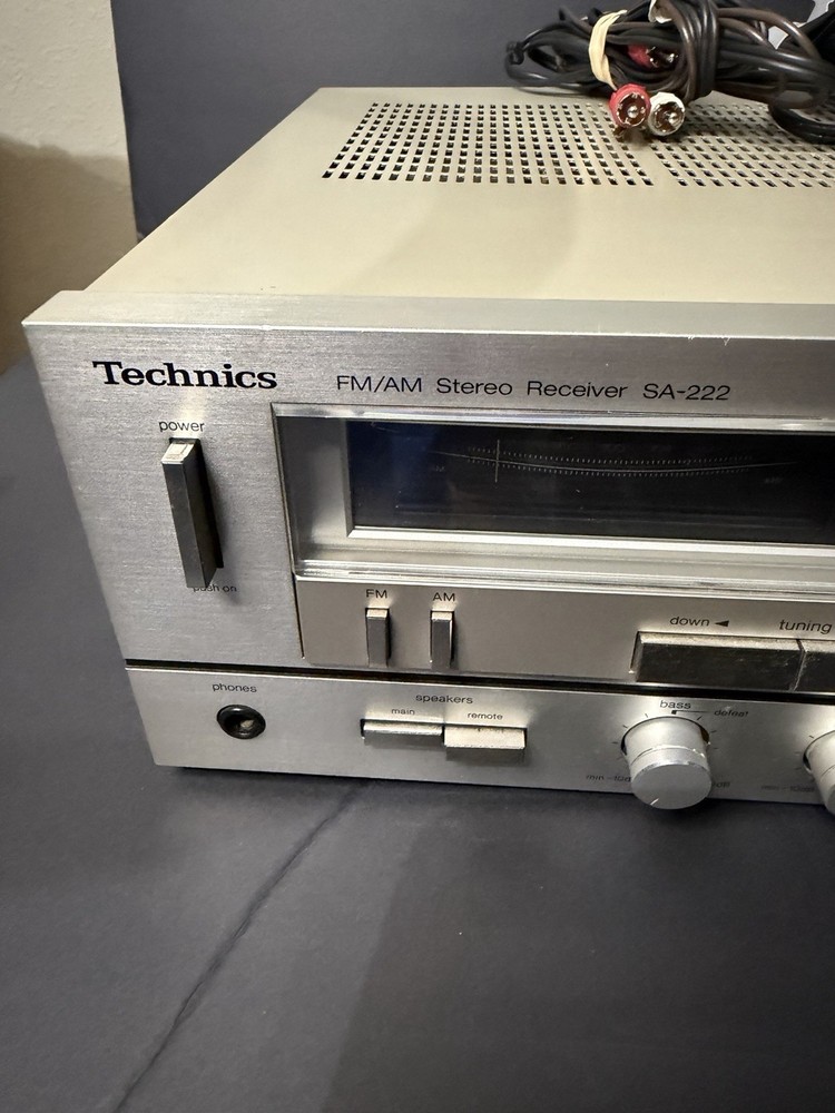 Technics SA-222 stereo receiver. Classic silver face model
