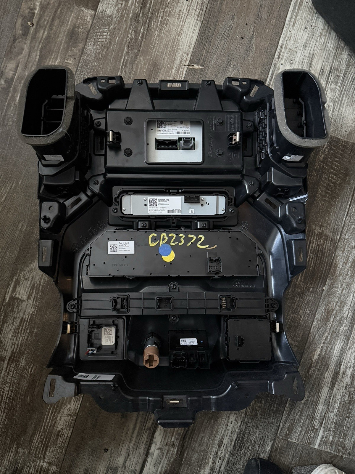 2021 CHEVY SILVERADO 2500 RADIO CONTROL PANEL 8" DISPLAY 84542734 HEAT/AC DASH