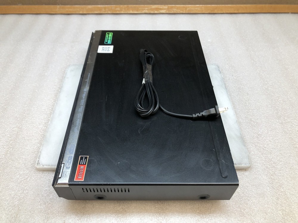 LG BD390 Network Blu-ray Wireless HDMI Network LAN Disc Player No Remote