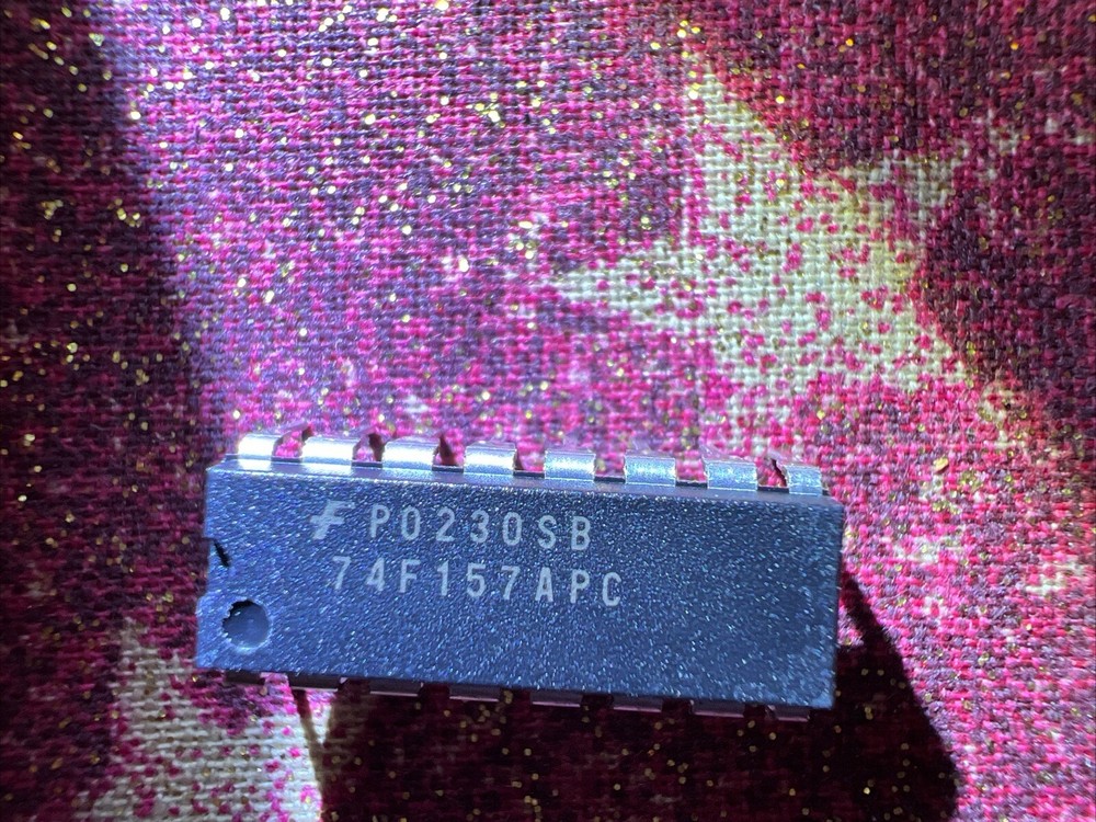 ** QUANTITY 2 ** 74F157APC