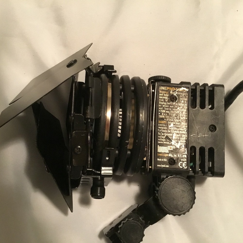 Lowel 230 Pro Light kit