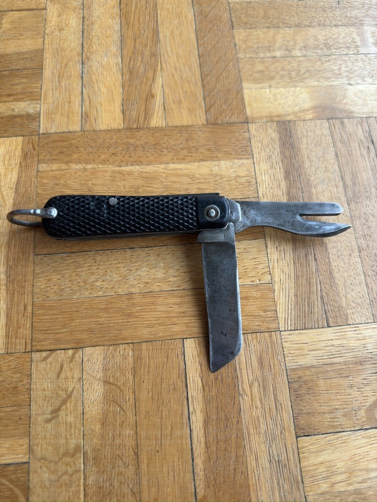 WW 2 British Canadian Clasp Knife With Belt Loop Issued