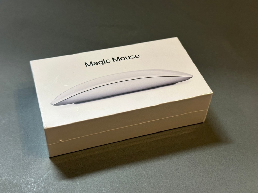 SEALED Apple Magic Mouse 2 A1657 Wireless Bluetooth Rechargeable Silver/White