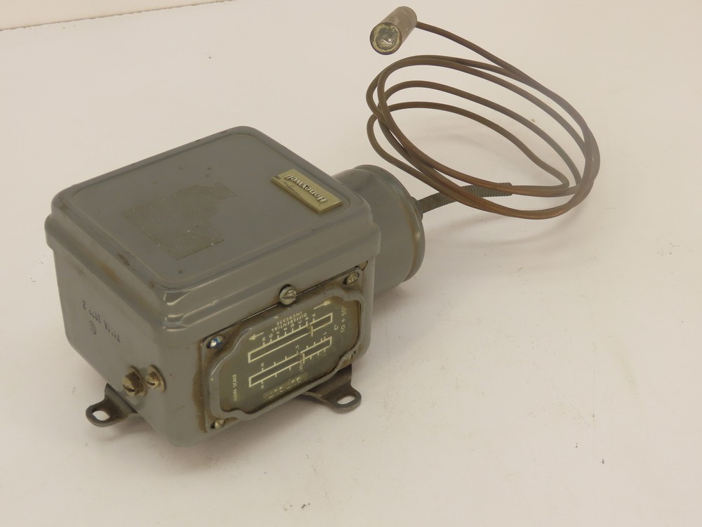 Honeywell T414A 1072 2 TEMPERATURE SWITCH CONTROLLER