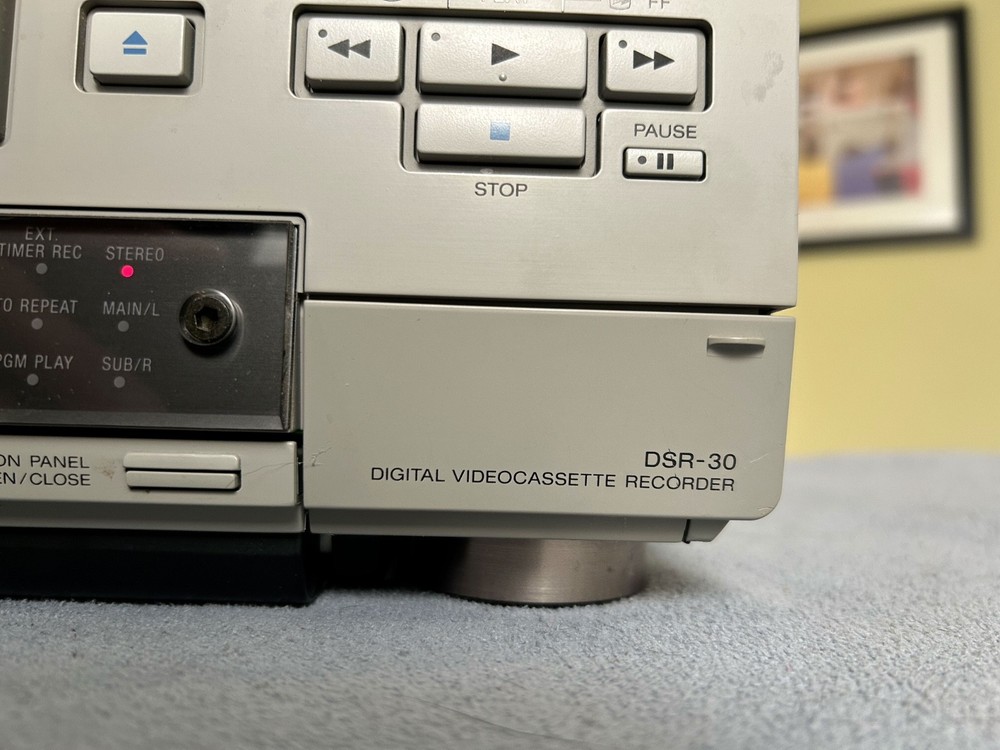 Sony DSR-30 DVCAM / DV Editing Deck – Player, Recorder & Editor