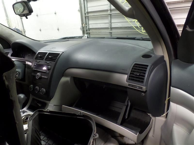 OUTLOOK 2008 Rocker Panel Moulding 9862737