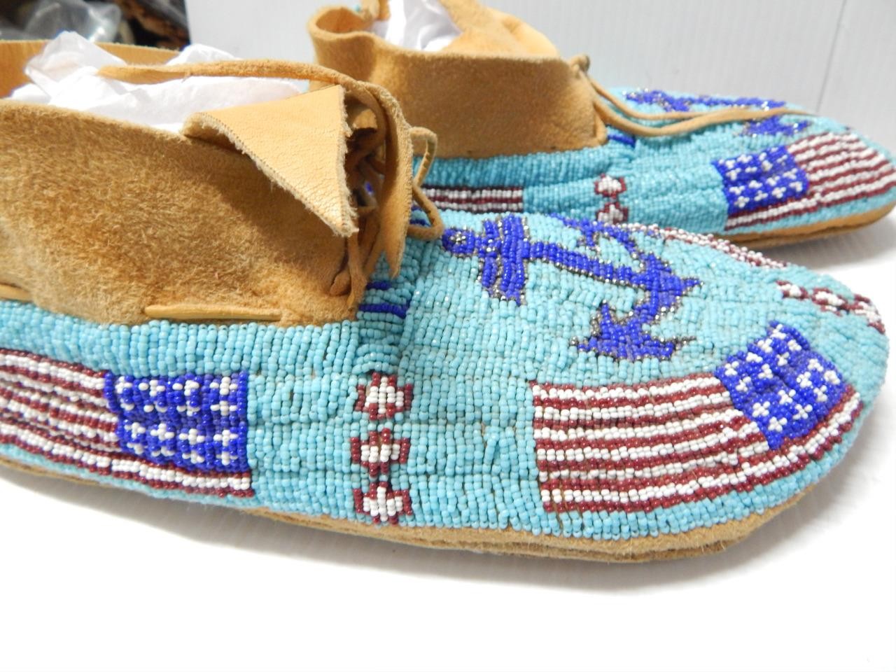 VINTAGE SOUTHERN ARAPAHO INDIAN USA FLAG + MARINER BEADED MOCCASINS - HARD SOLES