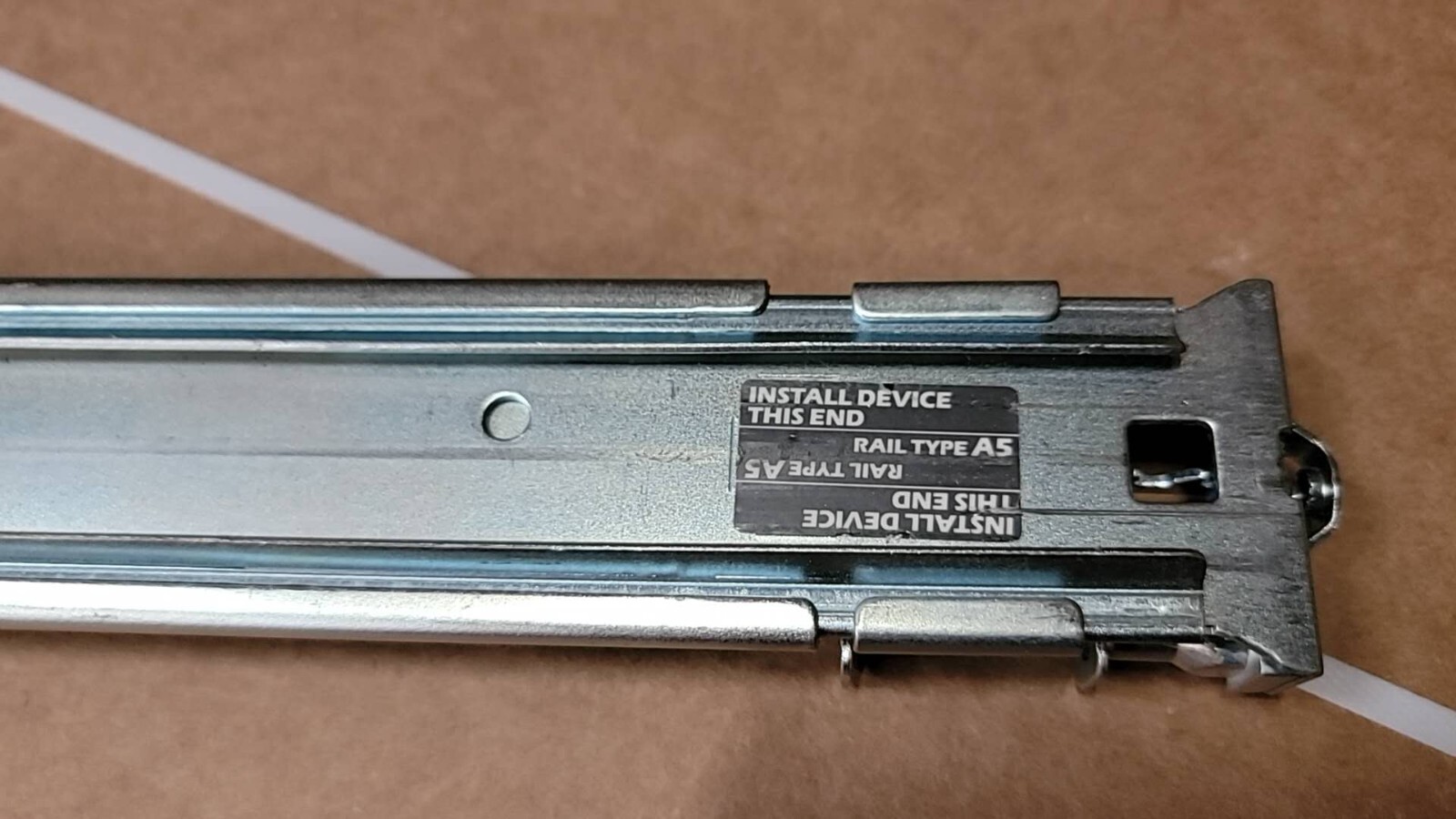 Dell 5RN1M PowerSwith 81XX N30XX N40XX S5XXX S6XXX Outer Rackmount Rails