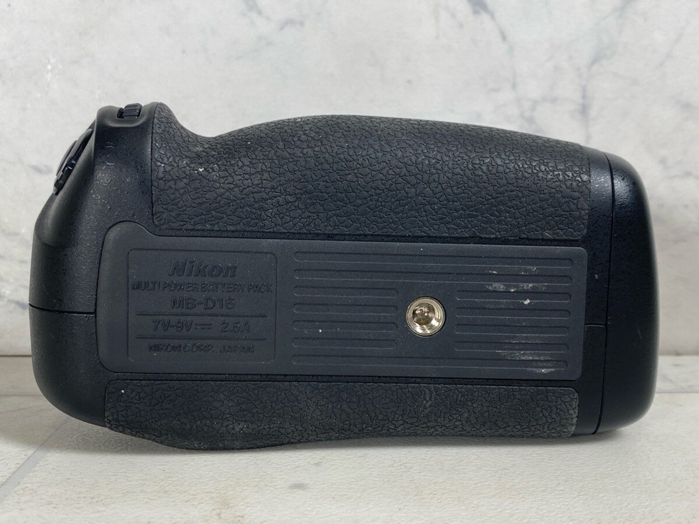 Nikon MB-D16 Multi Battery Power Pack (A1G007740)