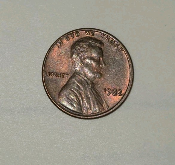 1982 Red Penny No Mint Mark Error ( 3.1G )