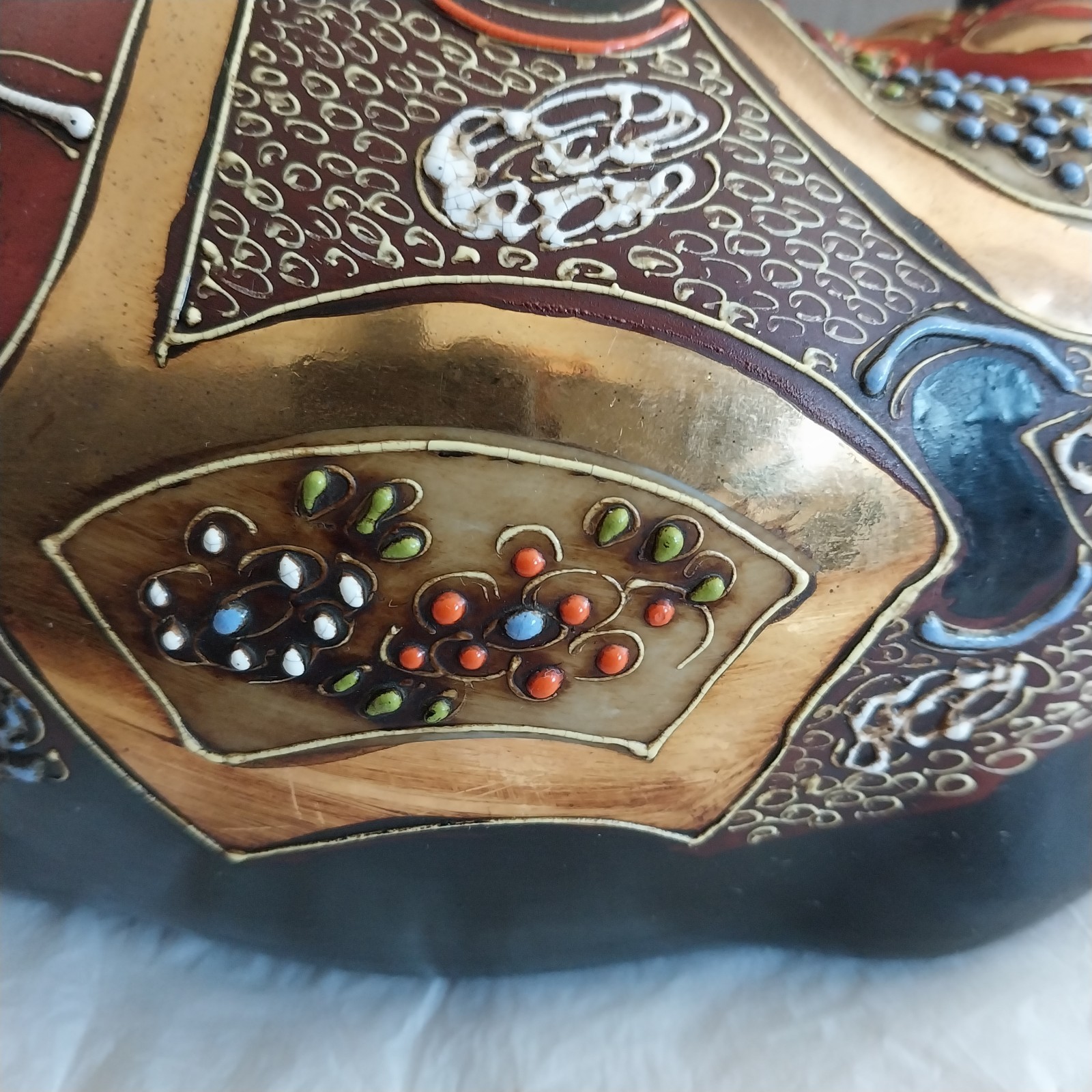 Japanese Kutani Style Moriage Nemurii Neko Sleeping Cat 10" Signed Black Gold