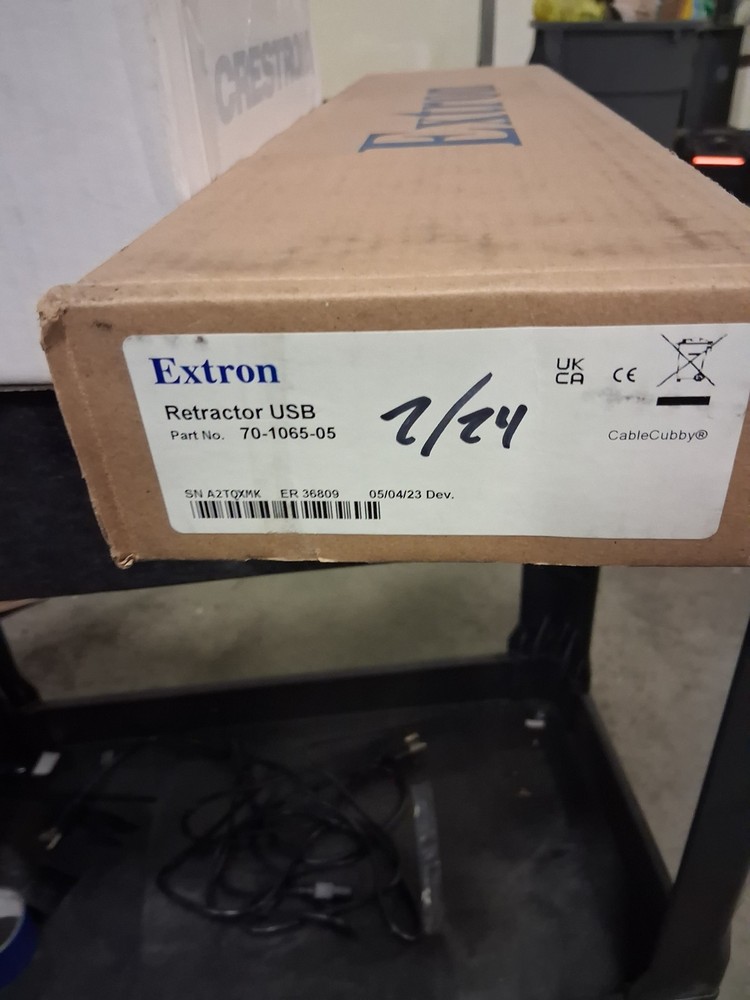 Extron 70-1065-05 Retractor Series/2 USB 2.0 Type A