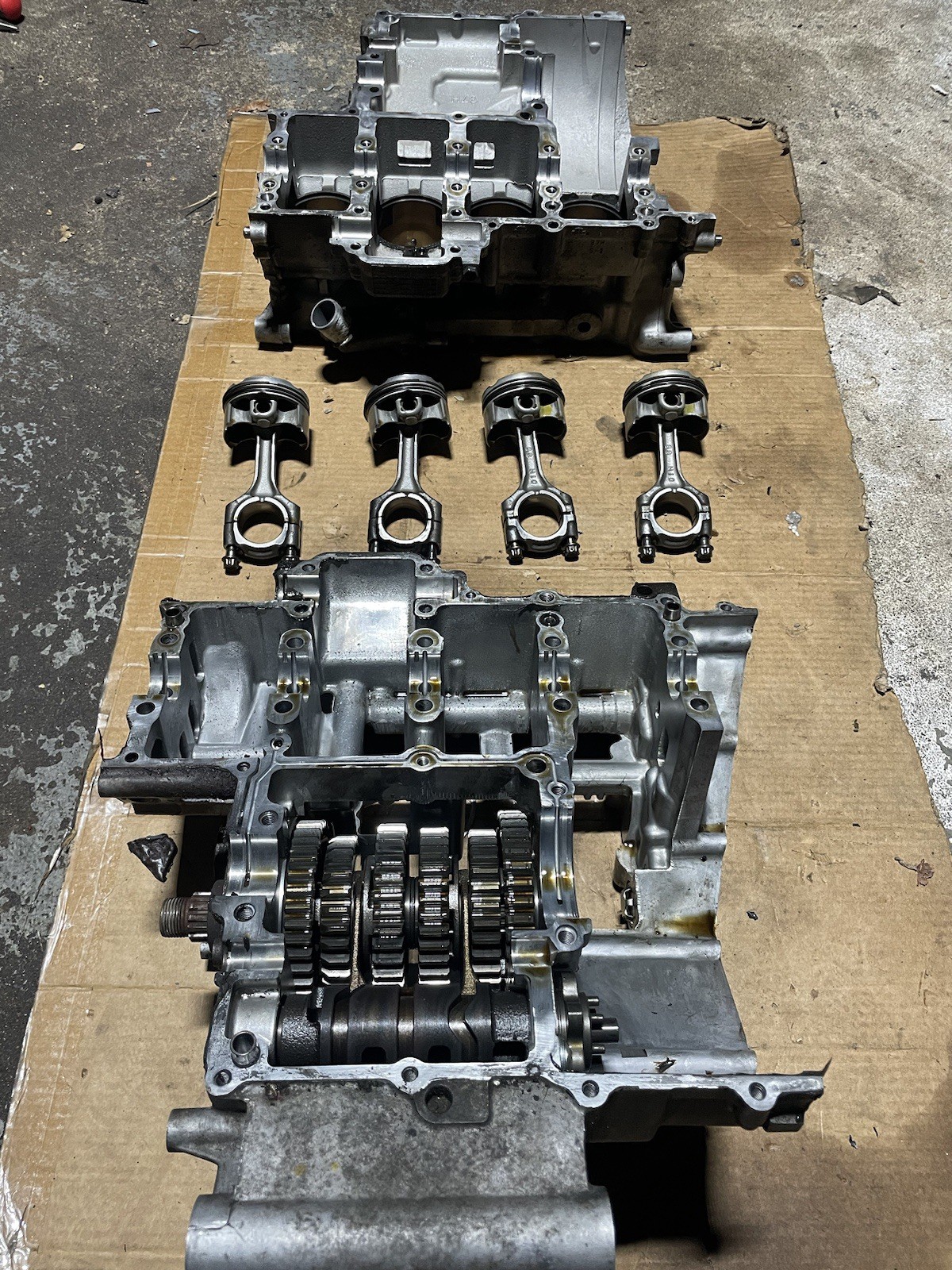 2009 08 09 Suzuki GSXR 600 GSXR600 Crankcase Case Engine Motor Block Piston Lot