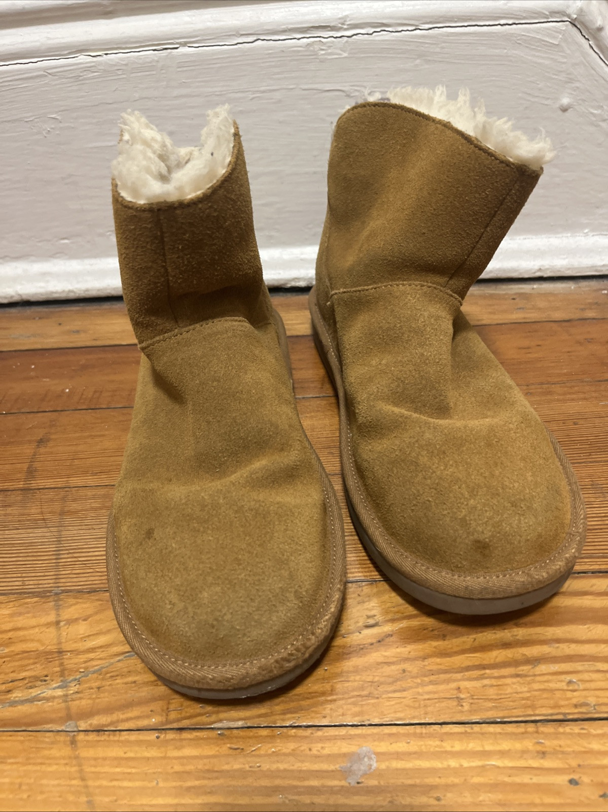 Koolaburra Brown Boot With Star Detail