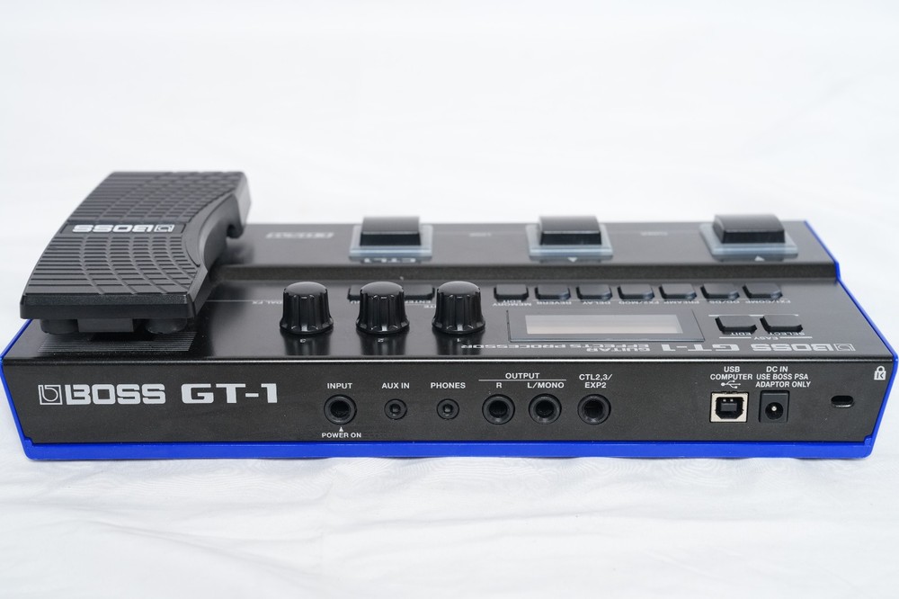 BOSS GT-1 Guitar EFFECTS PROCESSOR/MULTI-EFFECTOR