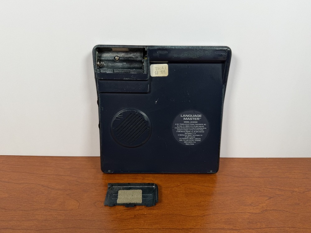Franklin LANGUAGE MASTER LM-6000 Speaking Dictionary READ