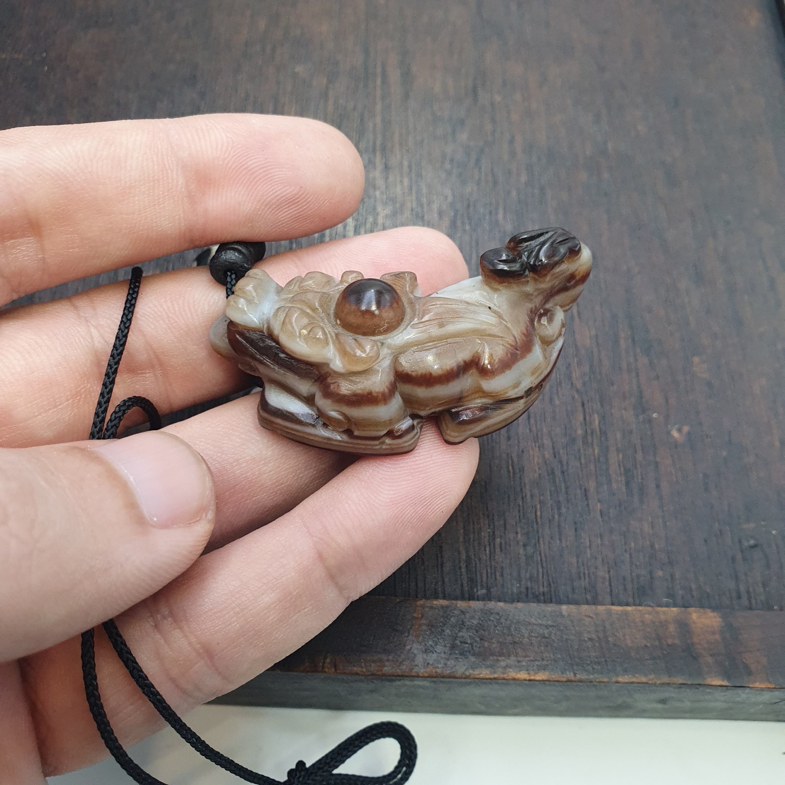 tibetan carving agate eyes stone bead amulet