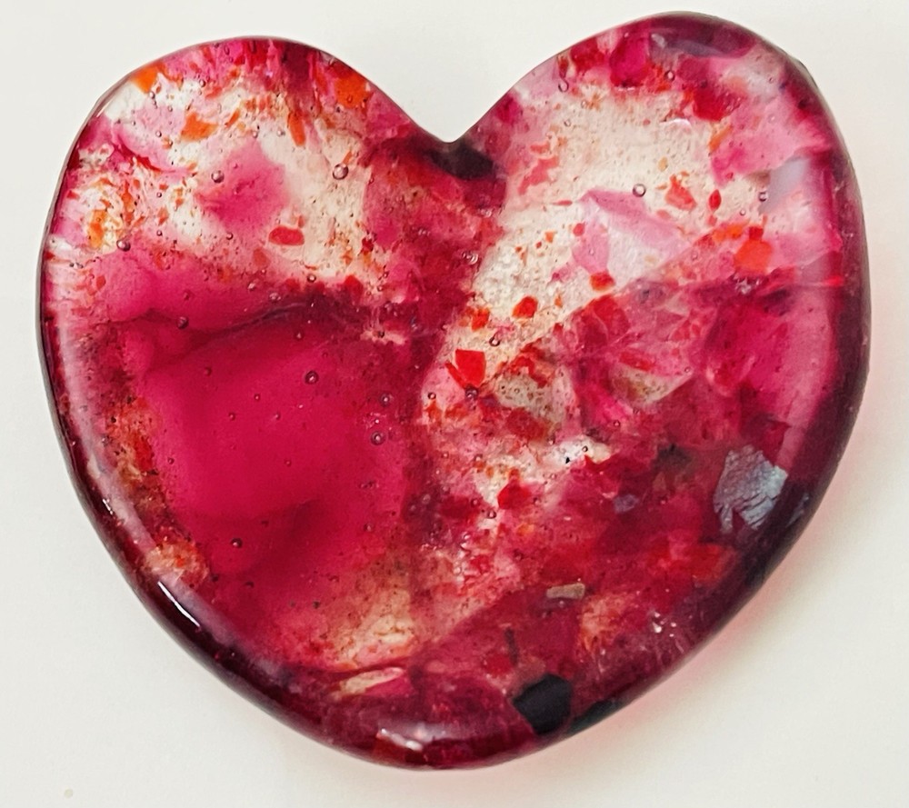 FUSED GLASS HEART DISH HANDMADE PINK RED PATTERNS GLOSSY TOP TEXTURED FLAT BASE