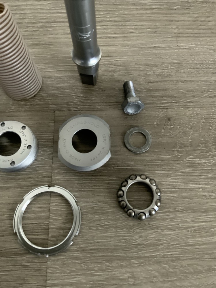 CAMPAGNOLO CHORUS BOTTOM BRACKET 68–111 MM BRITISH THREADED