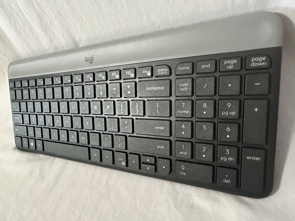 Logitech K470 Slim Wireless Keyboard and Mouse Combo Modern Compact Layout