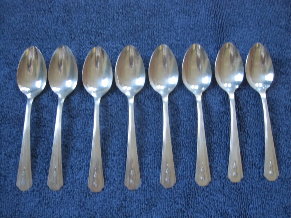 CHARMION 1933 26pc 8 Pl Peerless Oneida Art Deco Silverplate Flatware Basic Set