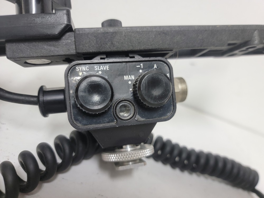 EXCELLENT IKELITE DUAL ADJUSTABLE FLASH BRACKET WITH TTL SYNC CORD FOR NIKONOS
