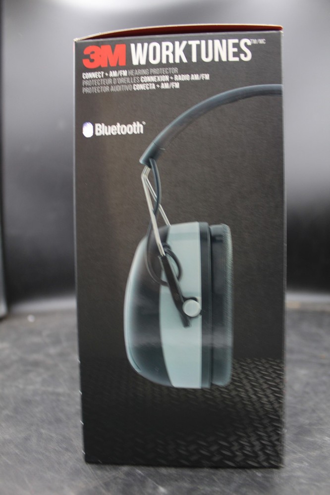 3M WorkTunes Connect + AM/FM Hearing Protector with Bluetooth®Technology