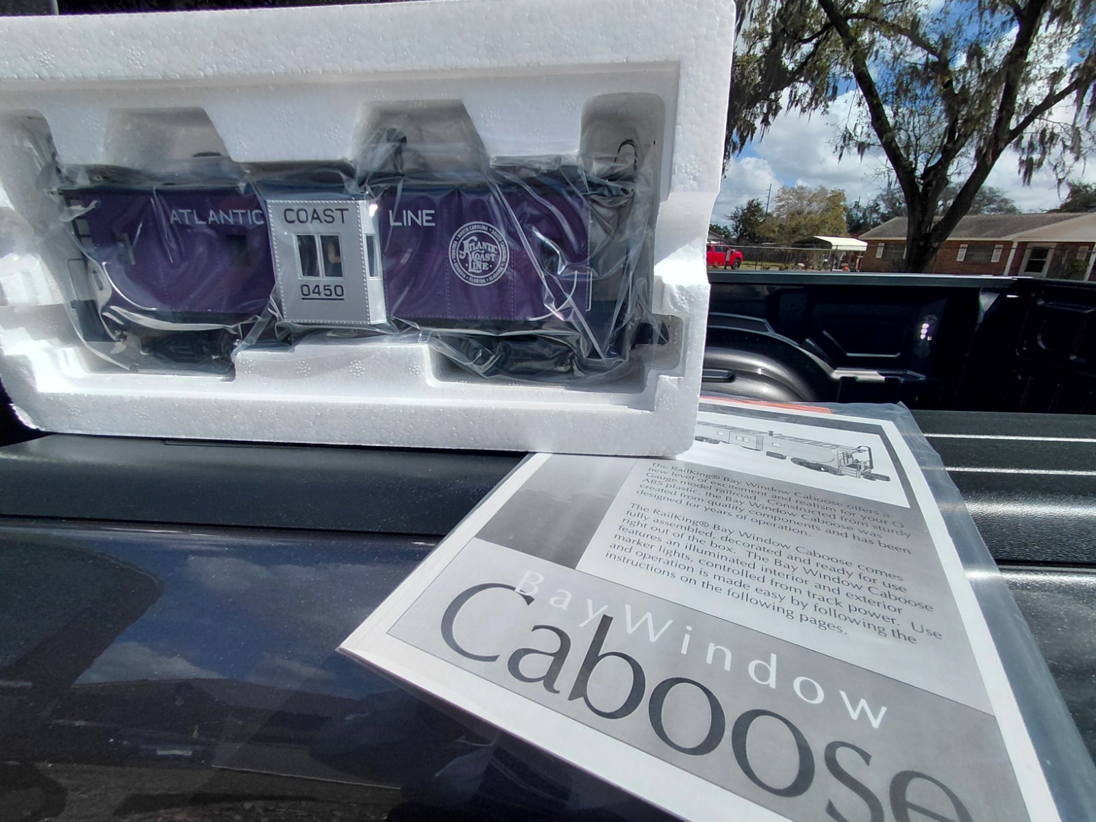 MTH RailKing 30-7783 Atlantic Coast Line ACL Purple Lighted Bay Window Caboose