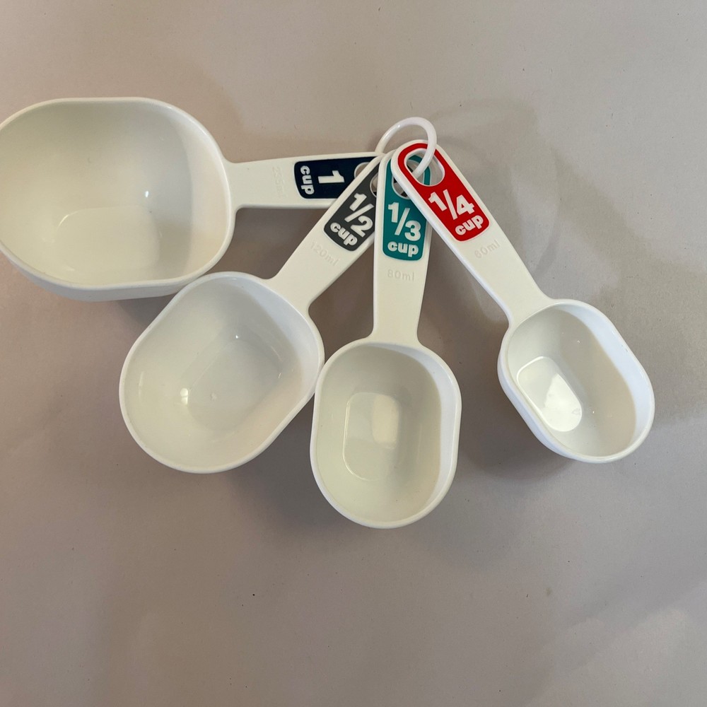 4 Piece Plastic Nesting Measuring Scoops