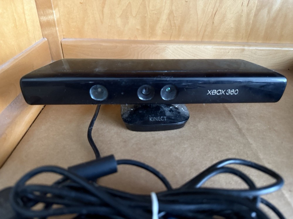Microsoft XBOX 360 Genuine OEM Kinect Sensor Camera Model 1414 Good Condition