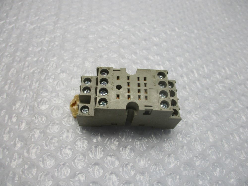 OMRON PYF14A-N RELAY BASE NSNP