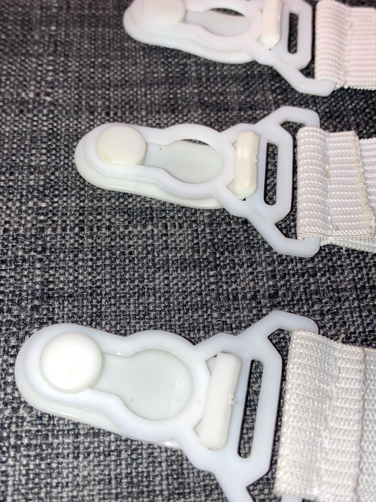 4 Elastic Bedsheet Fasteners, 6" White