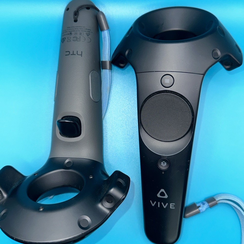 HTC Vive 2PR7100 Virtual Reality VR Wand Controllers Pair (Black) 1.0