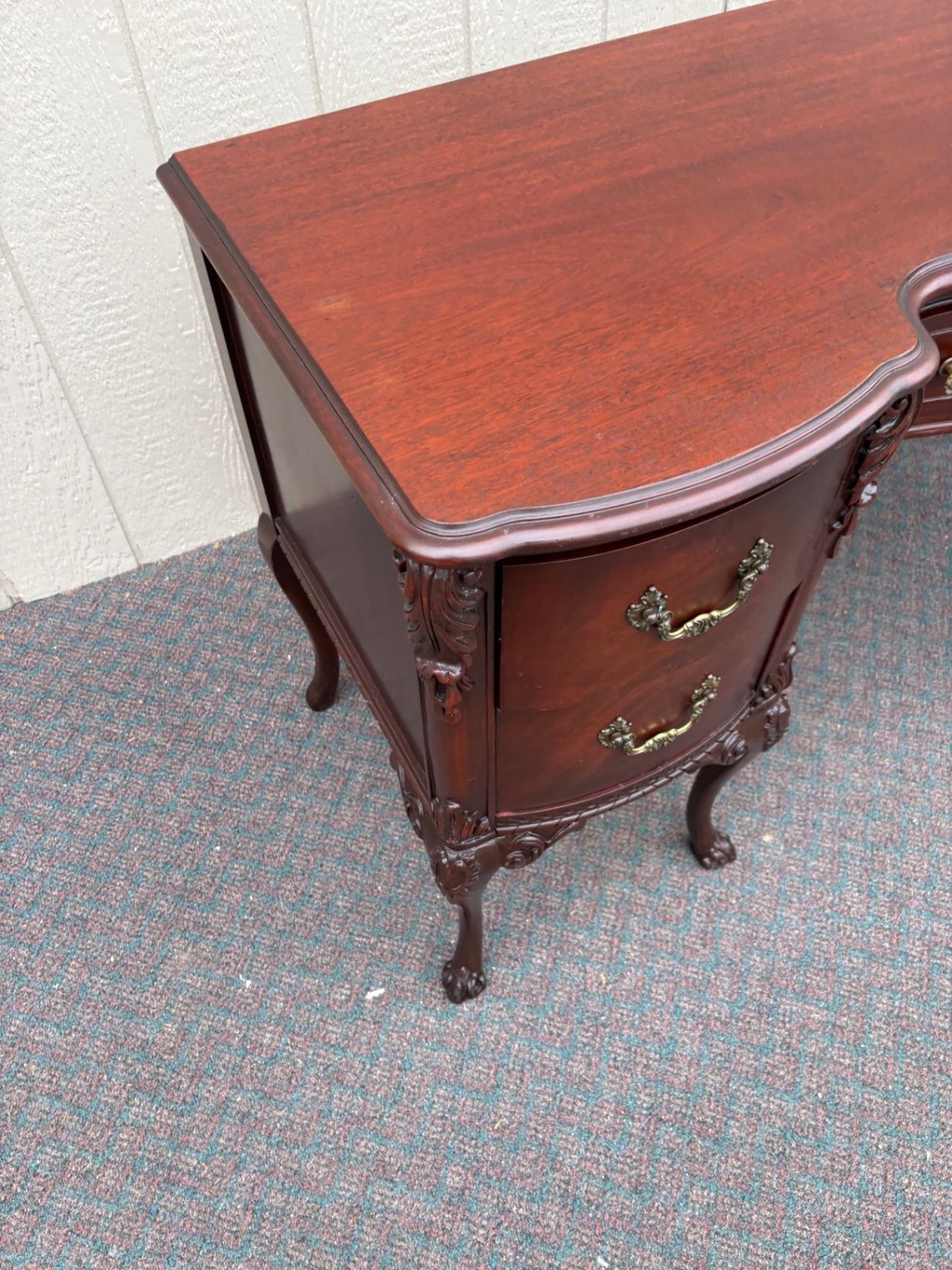 67575 Elegant Mahogany Vanity Set with Ornate Mirror and Chair