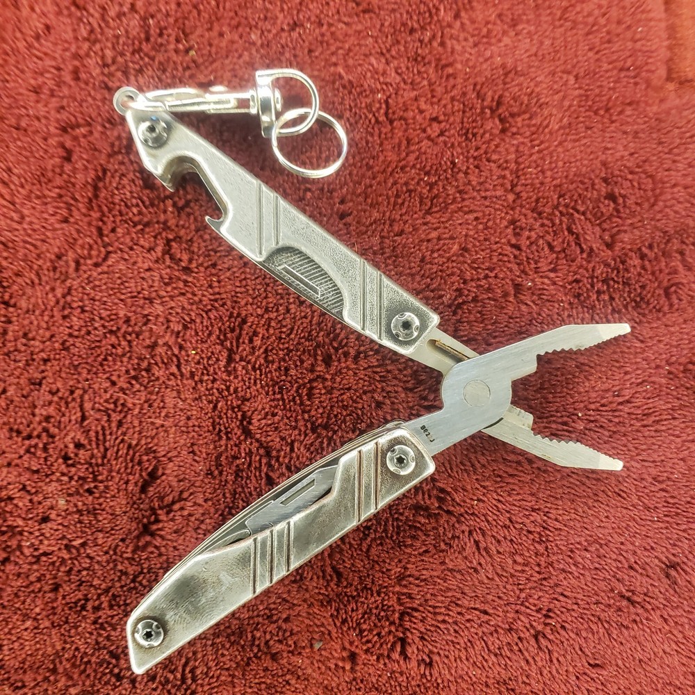 True utility Pocket Multi Tool BG22J