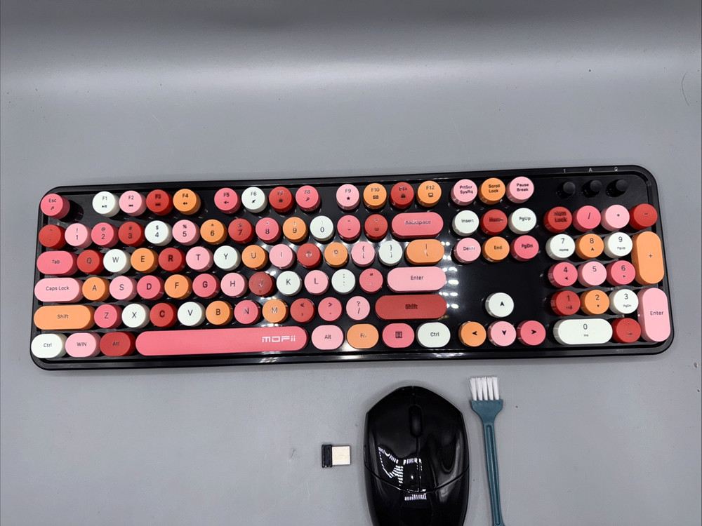 Wireless Retro Full Size Keyboard and Mouse Set