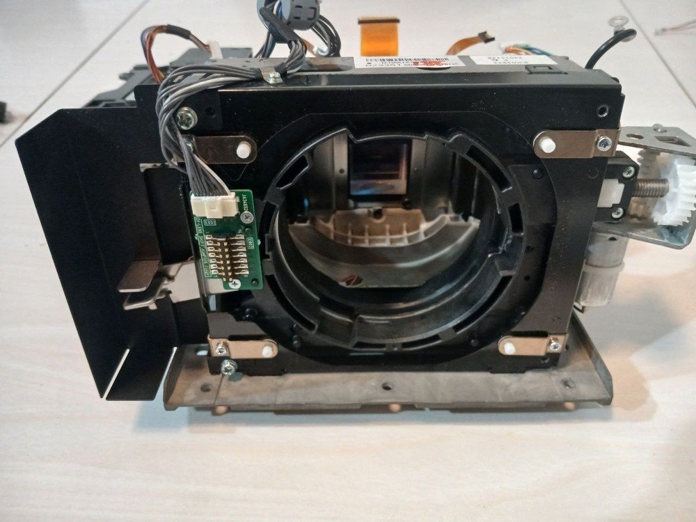 Christie LWU501i Optical Engine Light Engine Assembly D1WUX50 3LCD – Tested
