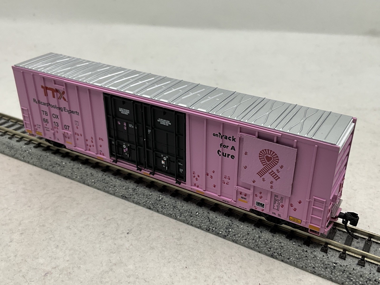 NIB MicroTrains N Scale TTX Pink 'On Track for a Cure' 60 Ft HighCube Boxcar