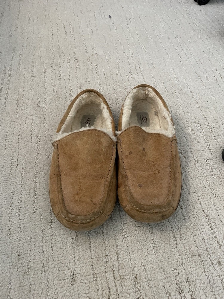 UGG Men's Slippers Size 9