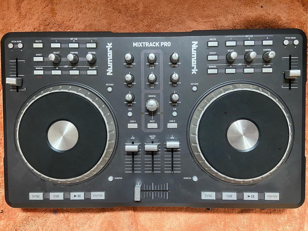Numark Mixtrack Pro Dj Controller