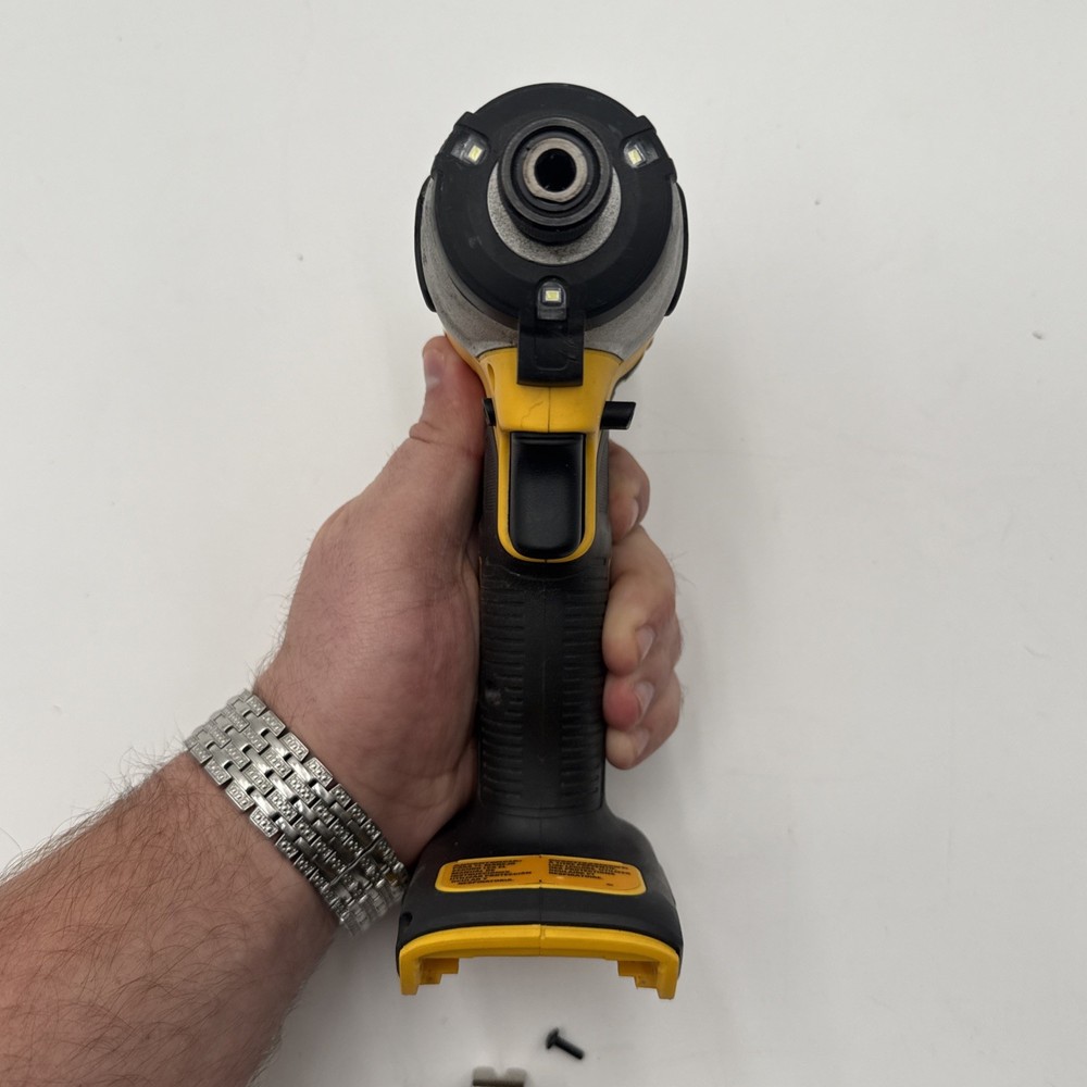 DEWALT ATOMIC 20V MAX CORDLESS COMPACT IMPACT DRIVER DCF809B - TESTED TOOL ONLY
